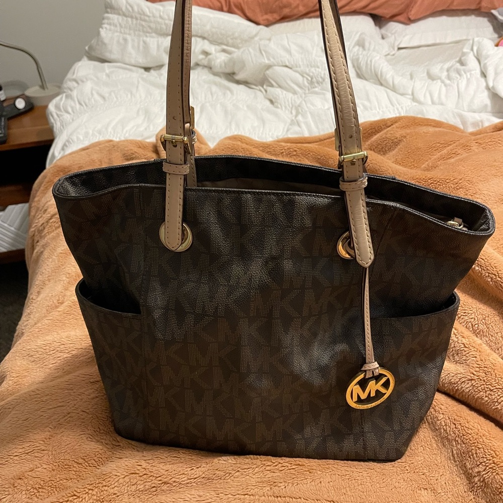 Michael Kors Original Purse Monogram MK